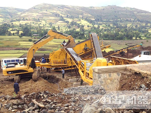 移動(dòng)破碎站旅游扶貧工作現(xiàn)場